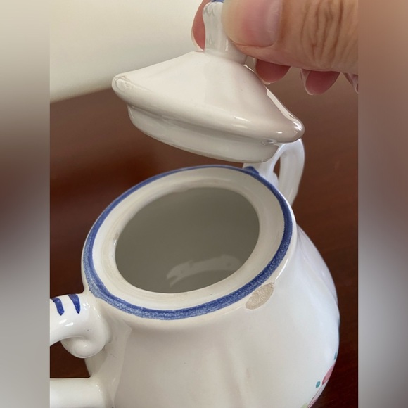 William-Sonoma Mari Floral Hand-Painted in Italy Sugar Bowl and Creamer Set - Picture 8 of 14